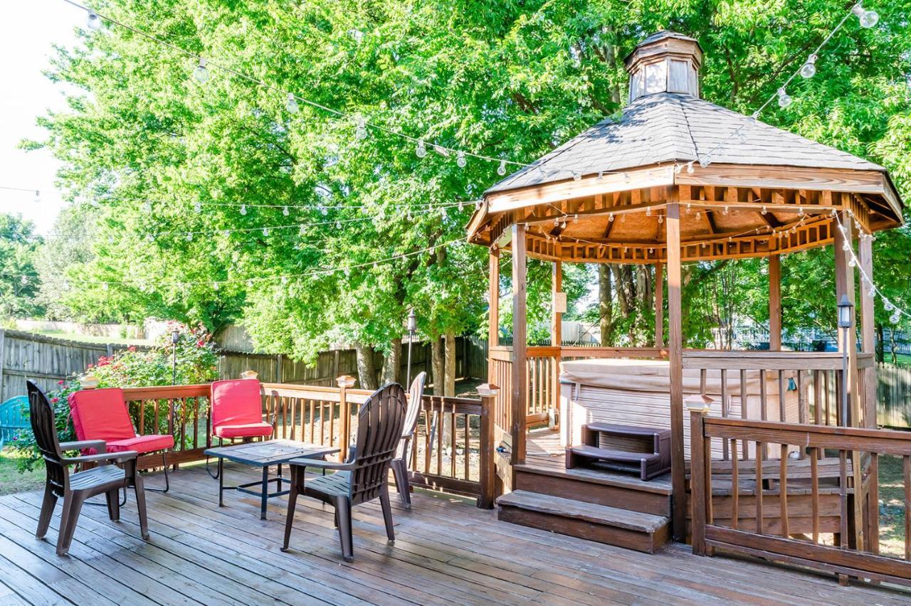 Holiday home Escape With Hot Tub And Fire Pit University Place